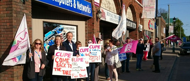 AIDS-committee-CUPE-637×418