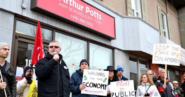 2015-12-14-hydro-rally-at-arthur-potts-office
